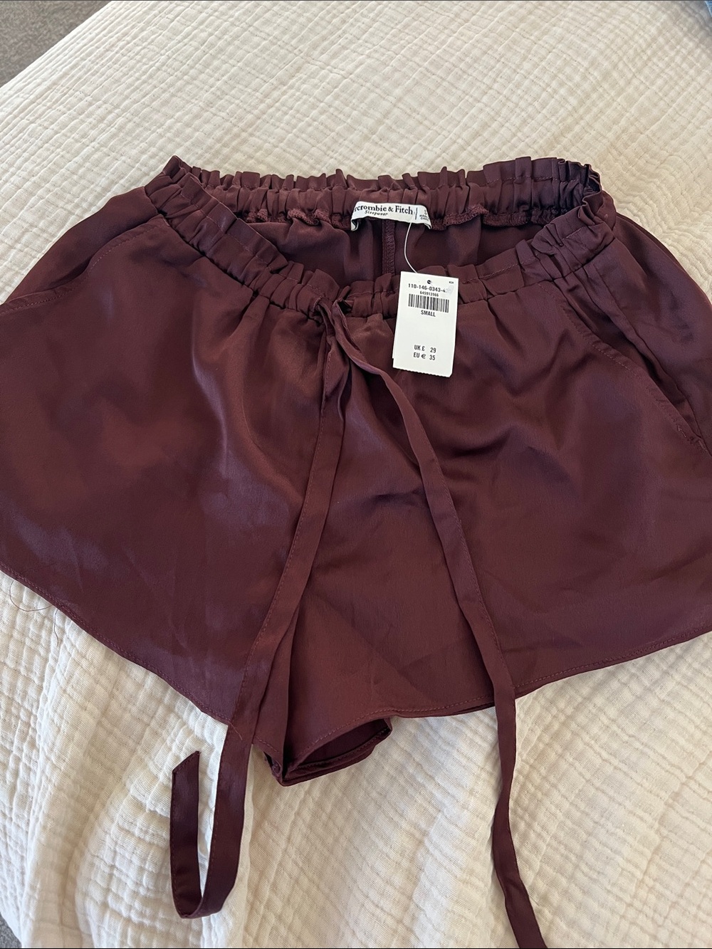Abercrombie & Fitch Women's High-Waist Drawstring Shorts in Burgundy